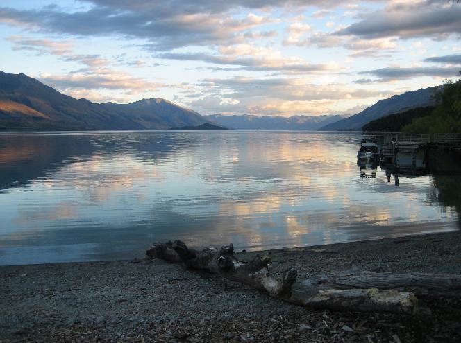 The towns of Kinloch, Glenorchy, and Queenstown all border lovely Lake Wakatipu